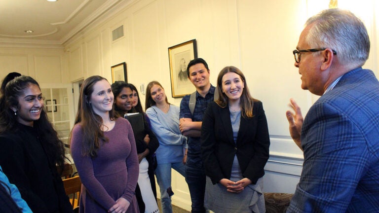 Public affairs expert Matt Klink sharing his career advice with USC students in the CPF Internship Program.